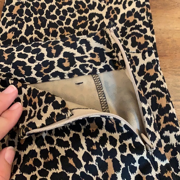 J Crew Winnie Pant in Cheetah Size 4 - Picture 3 of 5